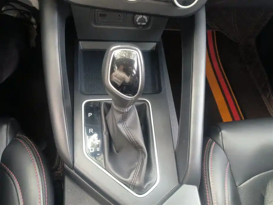 Dongfeng FENGON FENGON 500 2020 Бензин