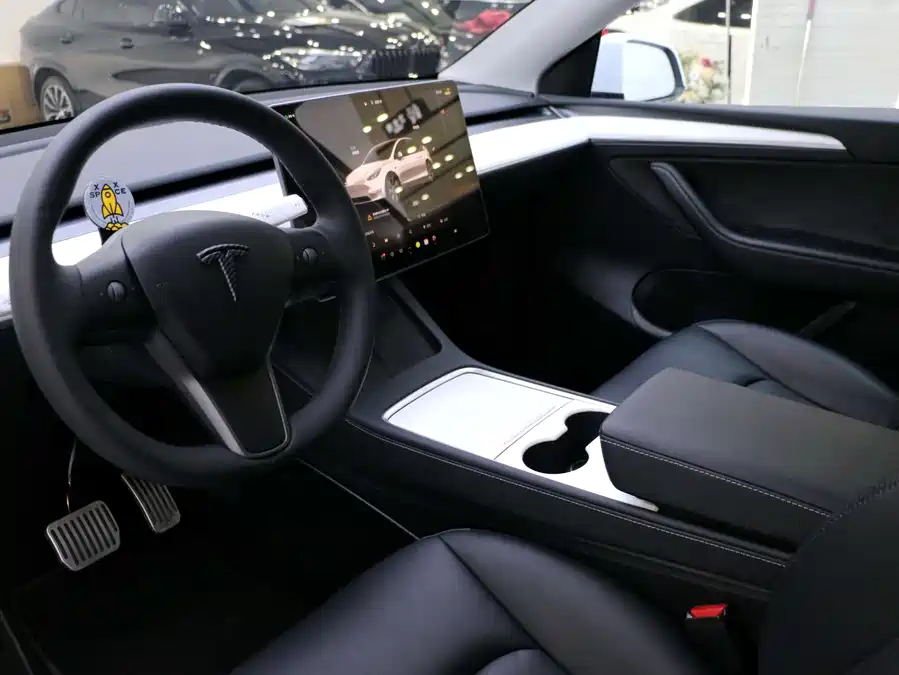 Tesla Model Y 2023 Электрический