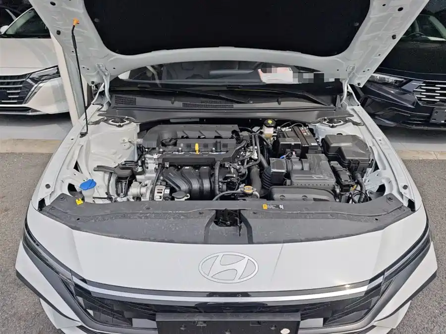 Hyundai Elantra 2025 Бензин