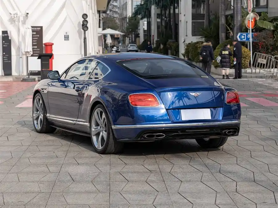 Bentley Continental 2018 Бензин