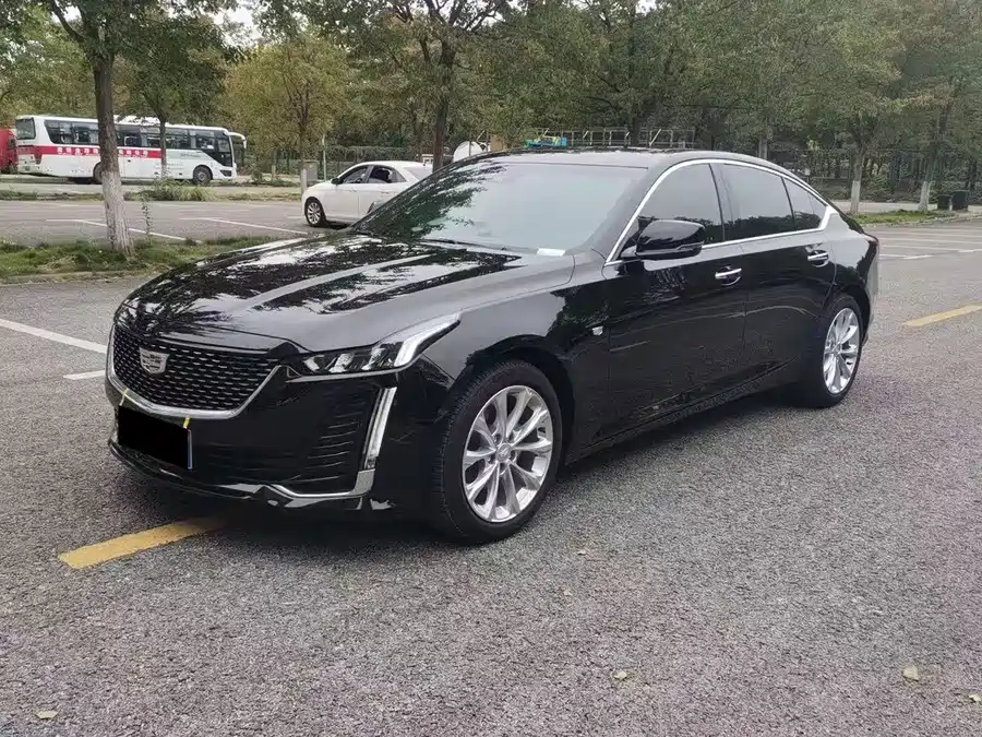Cadillac CT5 2022 Бензин