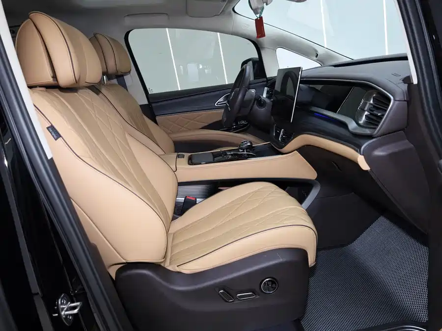 Denza D9 2024 Подключаемый гибрид