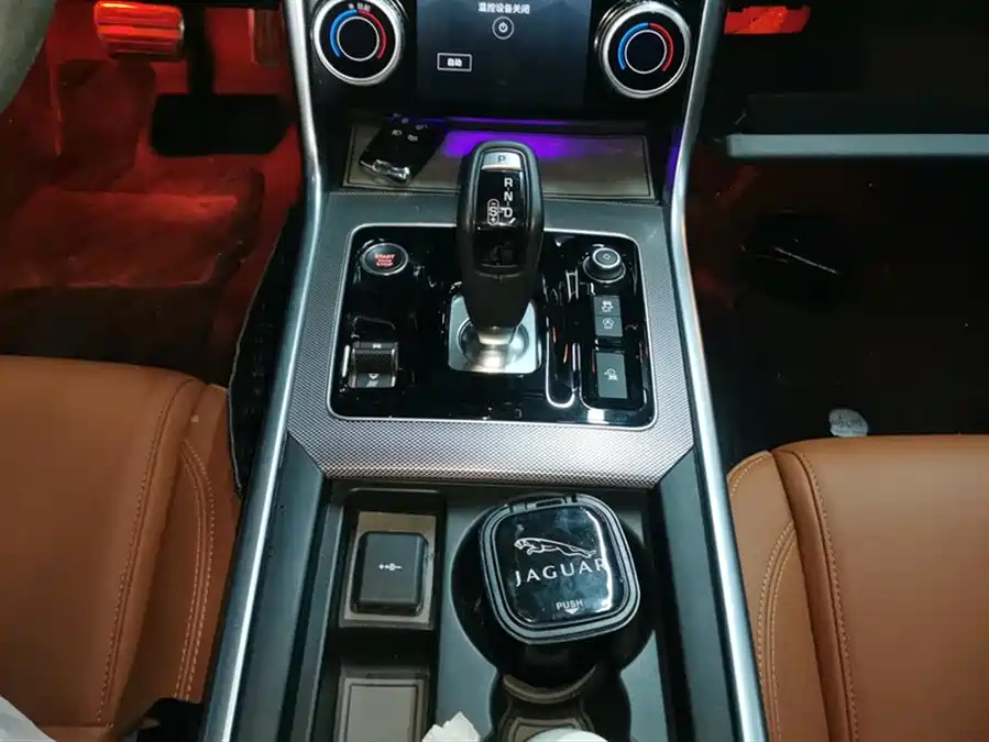 Jaguar XEL 2025 Бензин