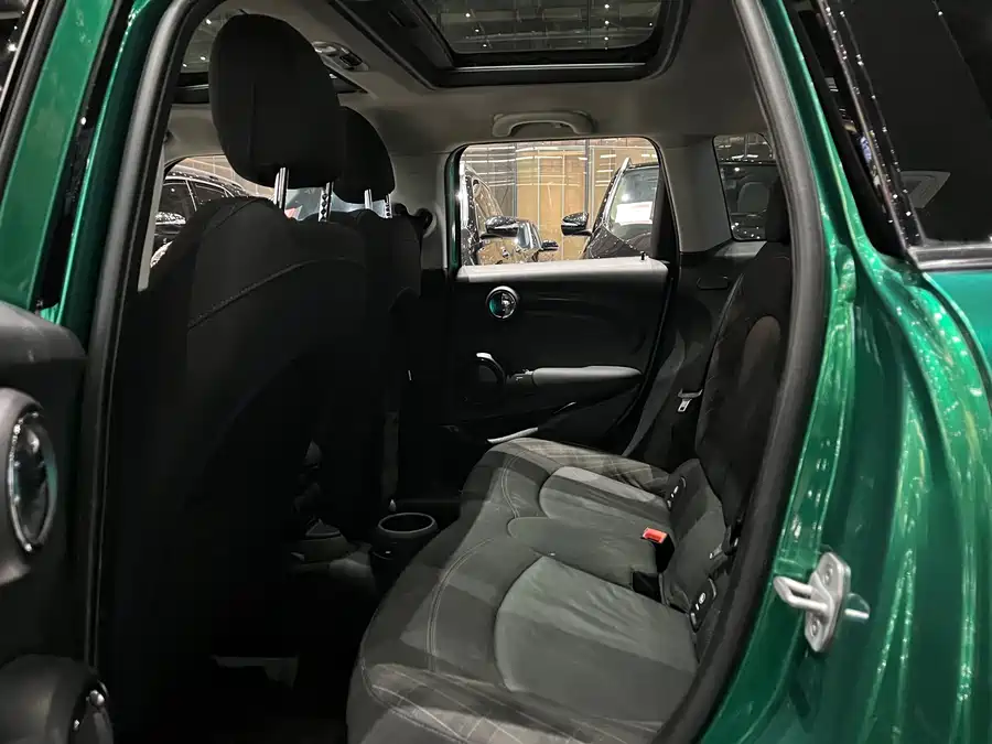 MINI 2018 Бензин