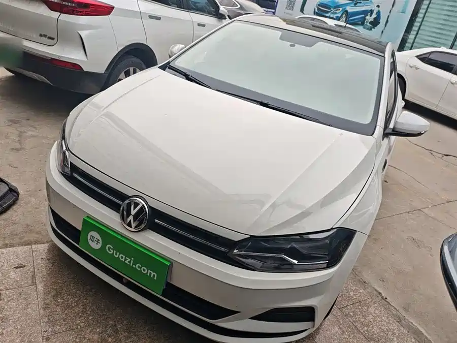 Volkswagen Polo 2021 Бензин