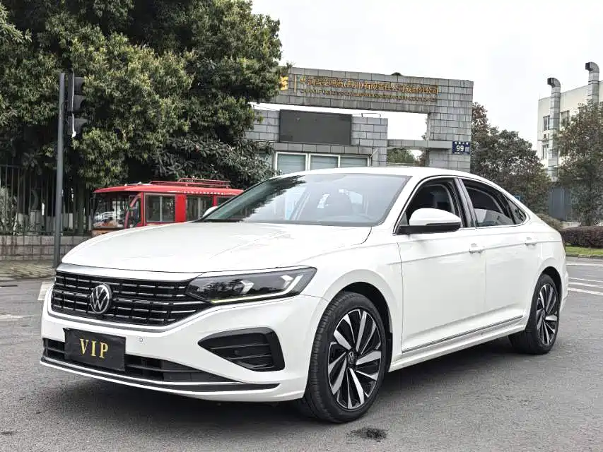Volkswagen Passat 2021 Бензин