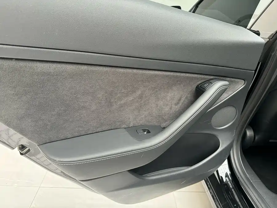 Tesla Model 3 2021 Электрический