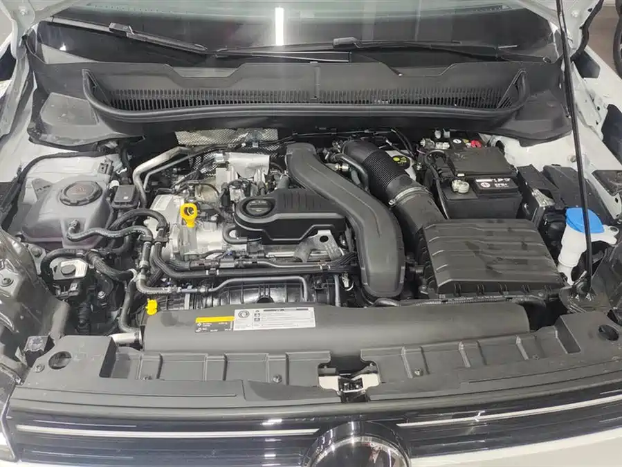 Volkswagen Tharu 2025 Бензин