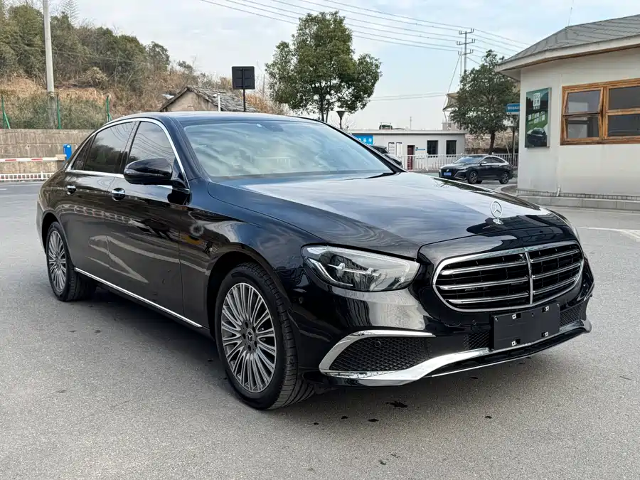 Mercedes-Benz E-Class 2023 Бензин