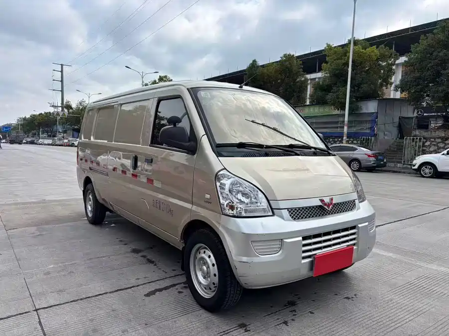 Wuling Rongguang 2021 Бензин