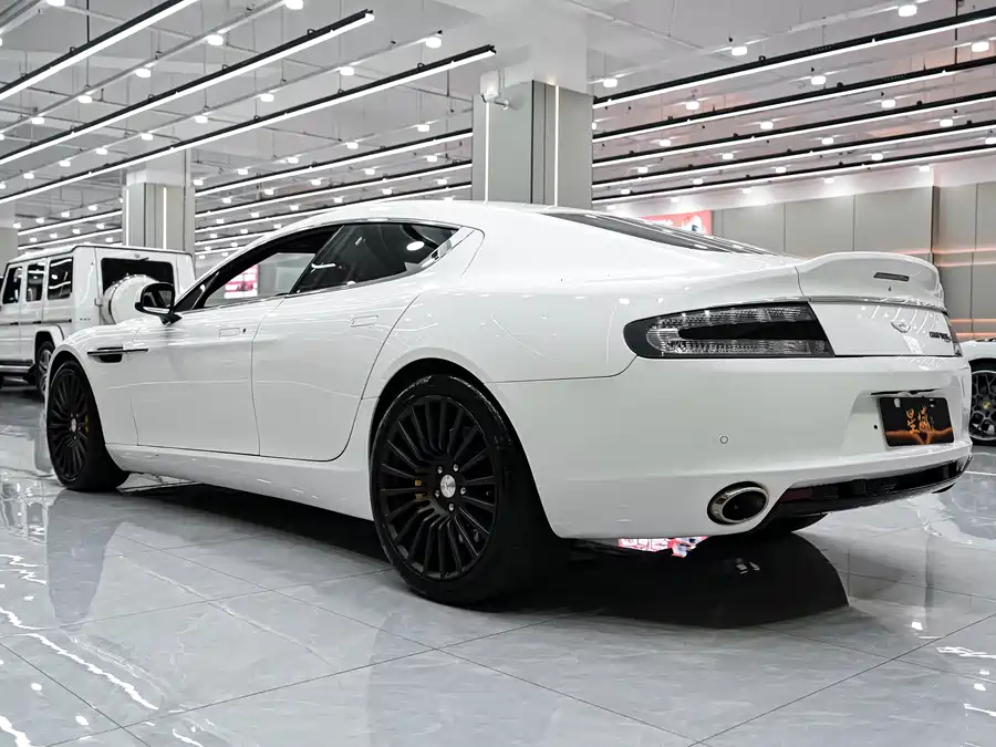 Aston Martin Rapide 2014 Бензин