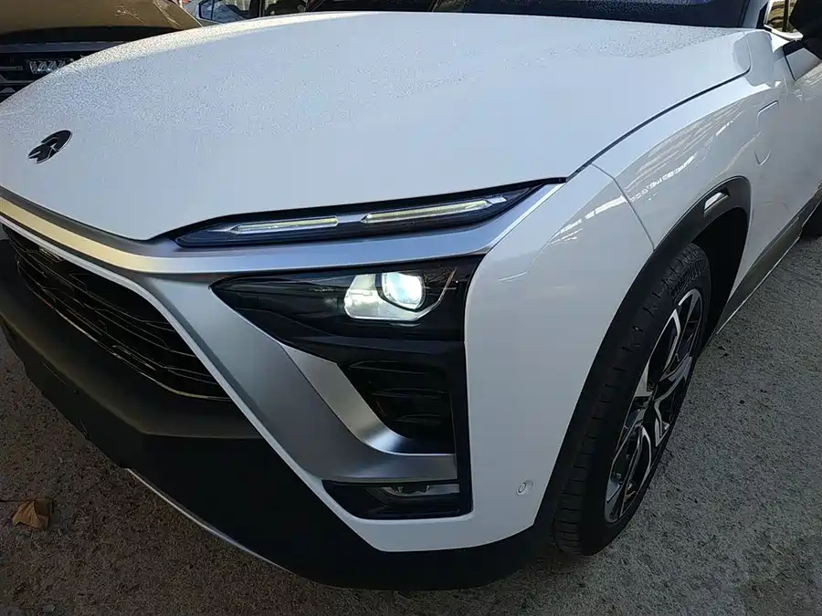 NIO ES8 2018 Электрический