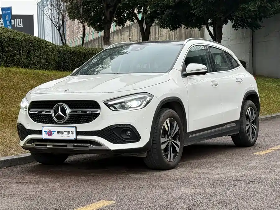 Mercedes-Benz GLA 2023 Бензин