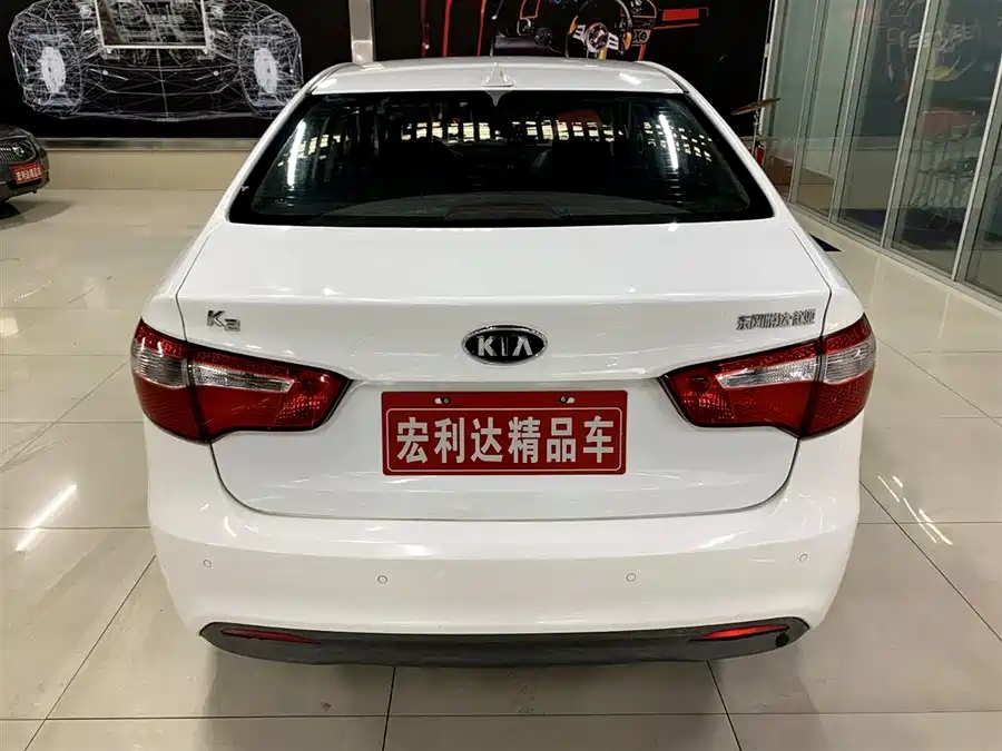 Kia K2 2012 Бензин