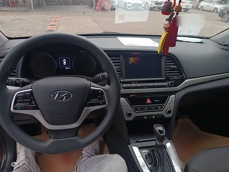 Hyundai Elantra 2018 Бензин