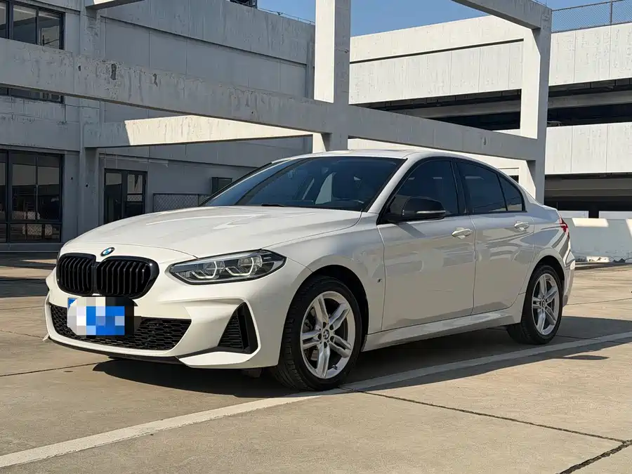 BMW 1 Series 2023 Бензин