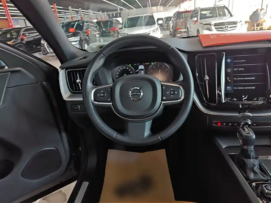 Volvo XC60 2019 Бензин