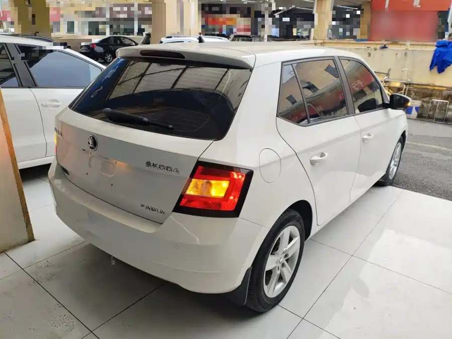 Skoda Fabia 2016 Бензин