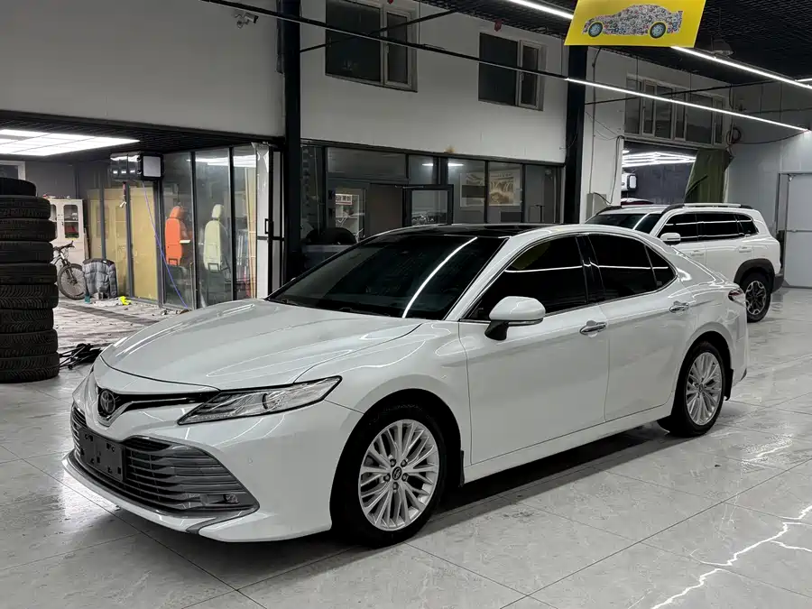 Toyota Camry 2019 Бензин