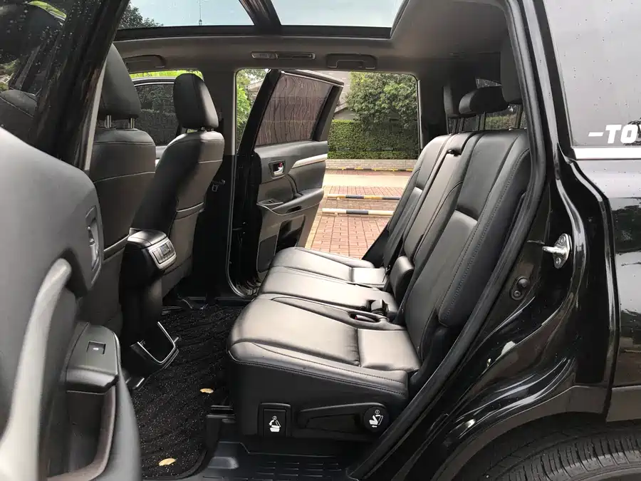 Toyota Highlander 2021 Бензин