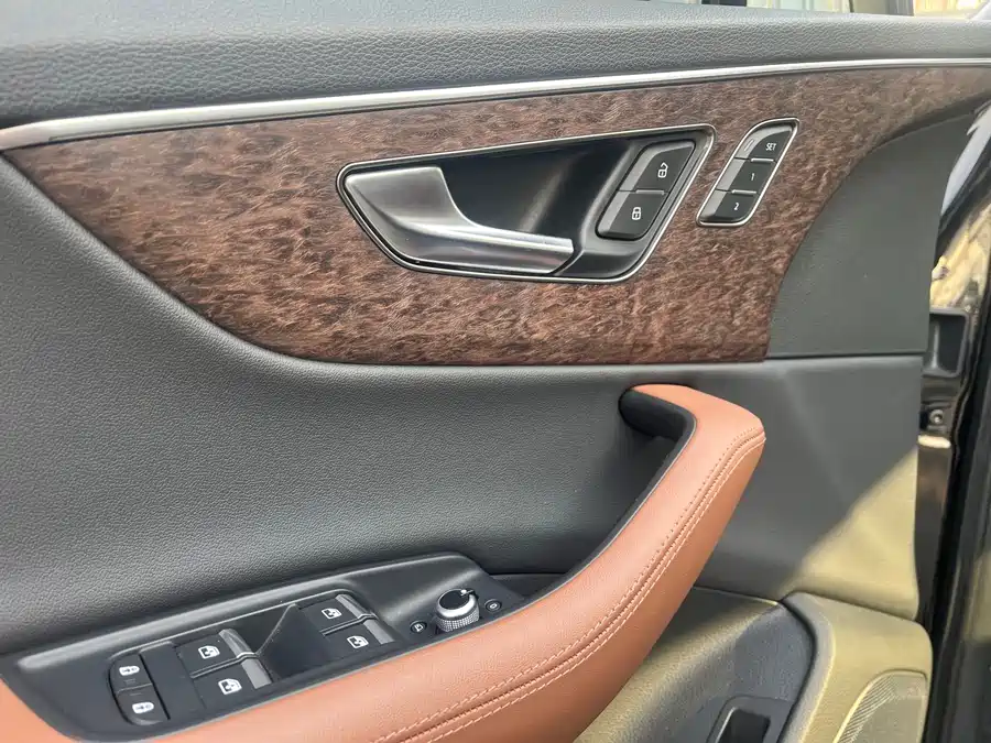 Audi Q7 2023 Бензин