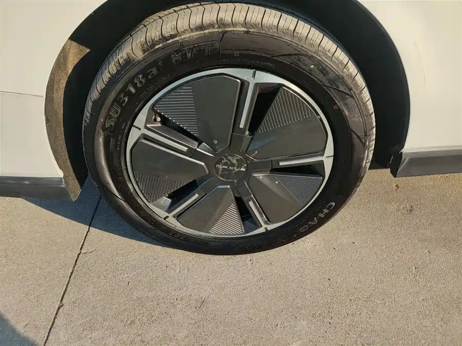 SAIC MAXUS  2025 Подключаемый гибрид