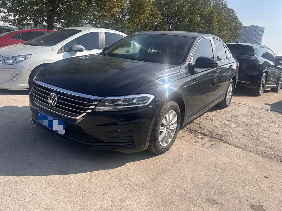 Volkswagen Lavida 2022 Бензин