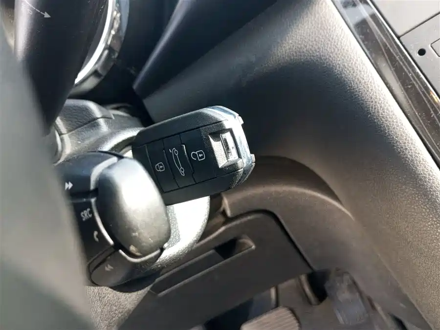 Peugeot 3008 2014 Бензин