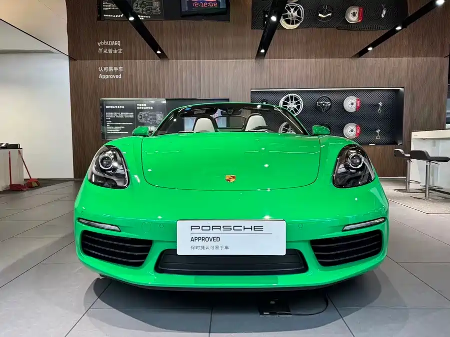 Porsche 718 2023 Бензин