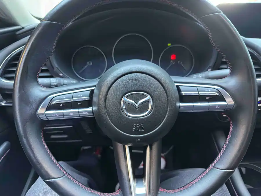 Mazda3 Axela 2022 Бензин